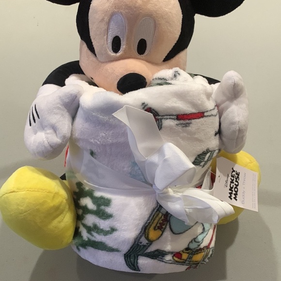 Mickey Mouse pillow buddy and throw blanket set - Picture 5 of 9